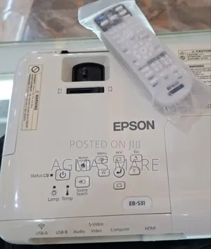 Epson Projector Model Name: Eb-S31 Has : Bag Remote