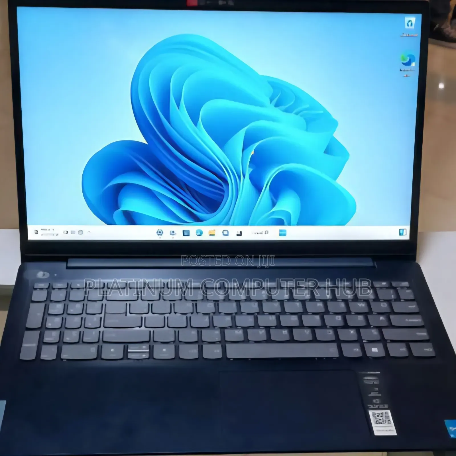 New Laptop Lenovo Ideapad 3 8GB Intel Core I3 SSD 256GB