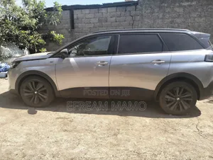 Peugeot 5008 2022 Silver