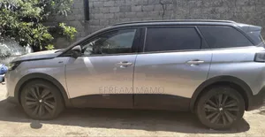 Peugeot 5008 2022 Silver