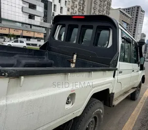 Toyota Land Cruiser 2018 White