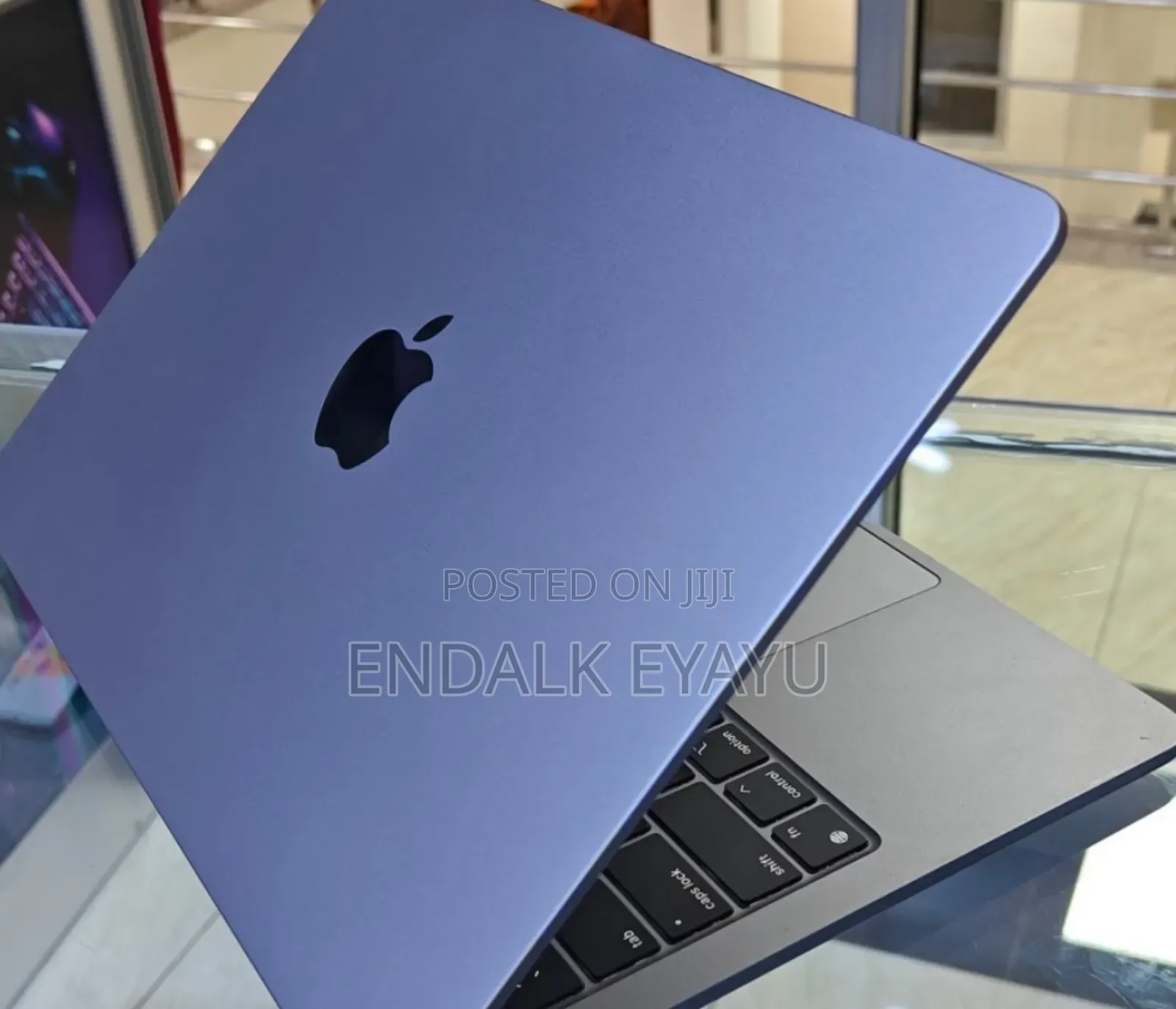 New Laptop Apple MacBook Air 2022 M2 8GB Apple M2 SSD 512GB