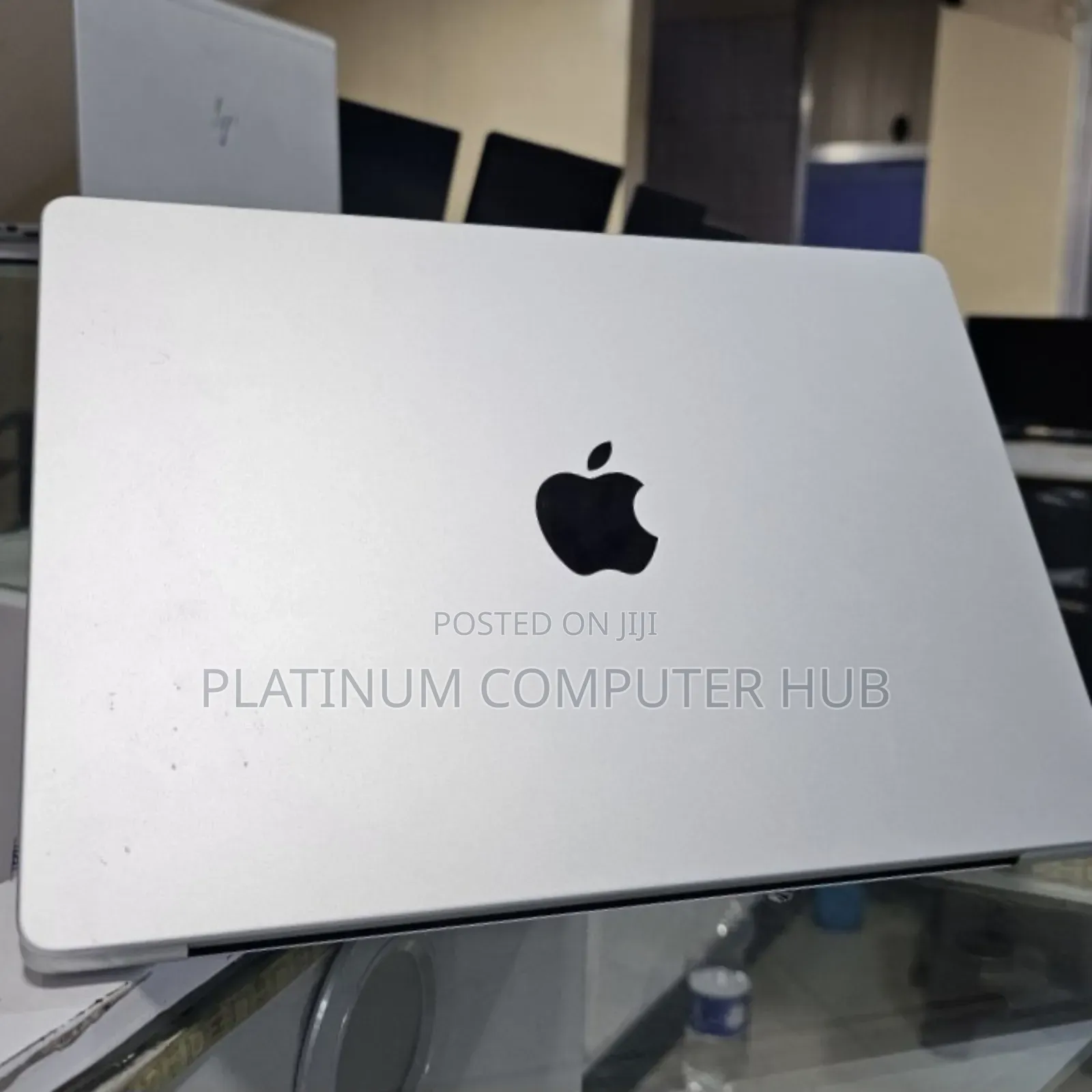 New Laptop Apple MacBook Pro 2023 M3 14-Inch 8GB Apple M3 SSD 512GB