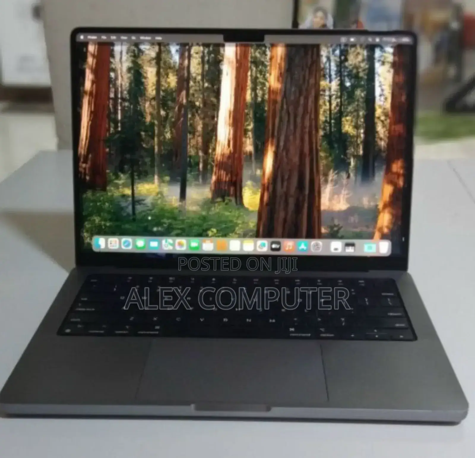 New Laptop Apple MacBook Pro M1 16GB Apple M1 Pro SSD 512GB