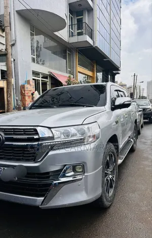 Photo - Toyota Land Cruiser 4.5 V8 VXR 2009 Silver