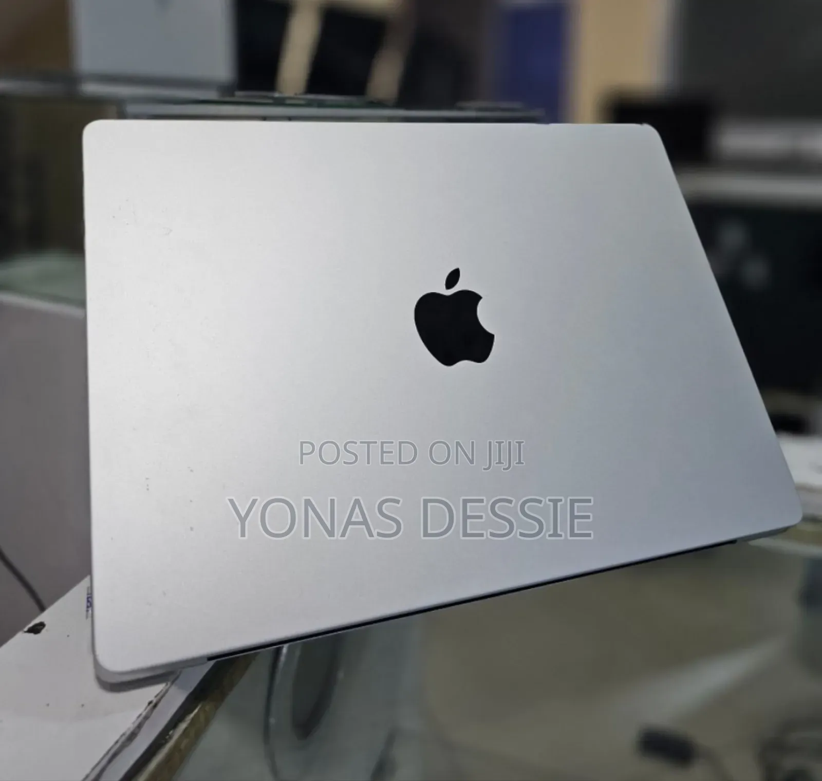 New Laptop Apple MacBook Pro 2023 M3 14-Inch 8GB SSD 512GB