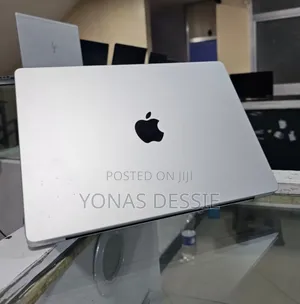 New Laptop Apple MacBook Pro 2023 M3 14-Inch 8GB SSD 512GB