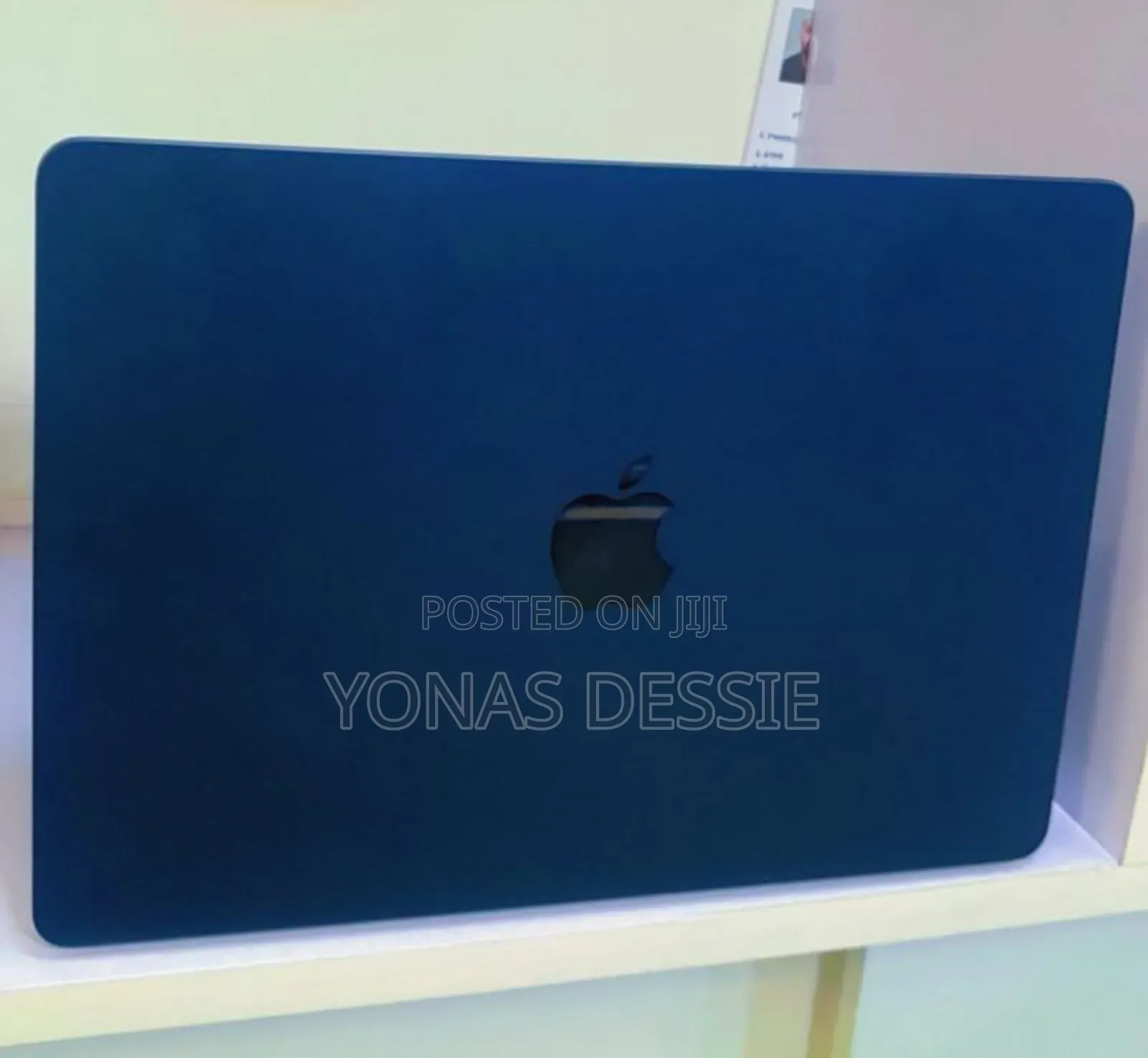 New Laptop Apple MacBook Air 2022 M2 8GB SSD 256GB