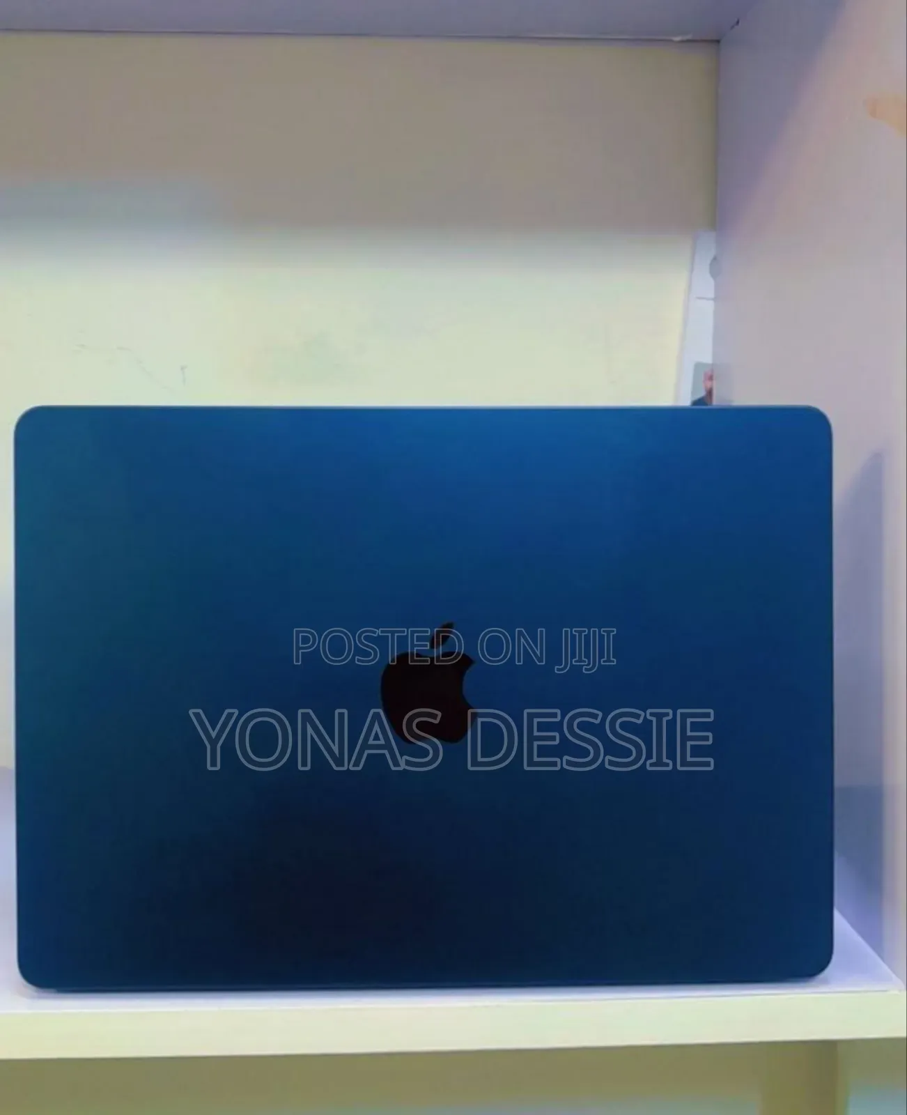 New Laptop Apple MacBook Air 2022 M2 8GB SSD 256GB