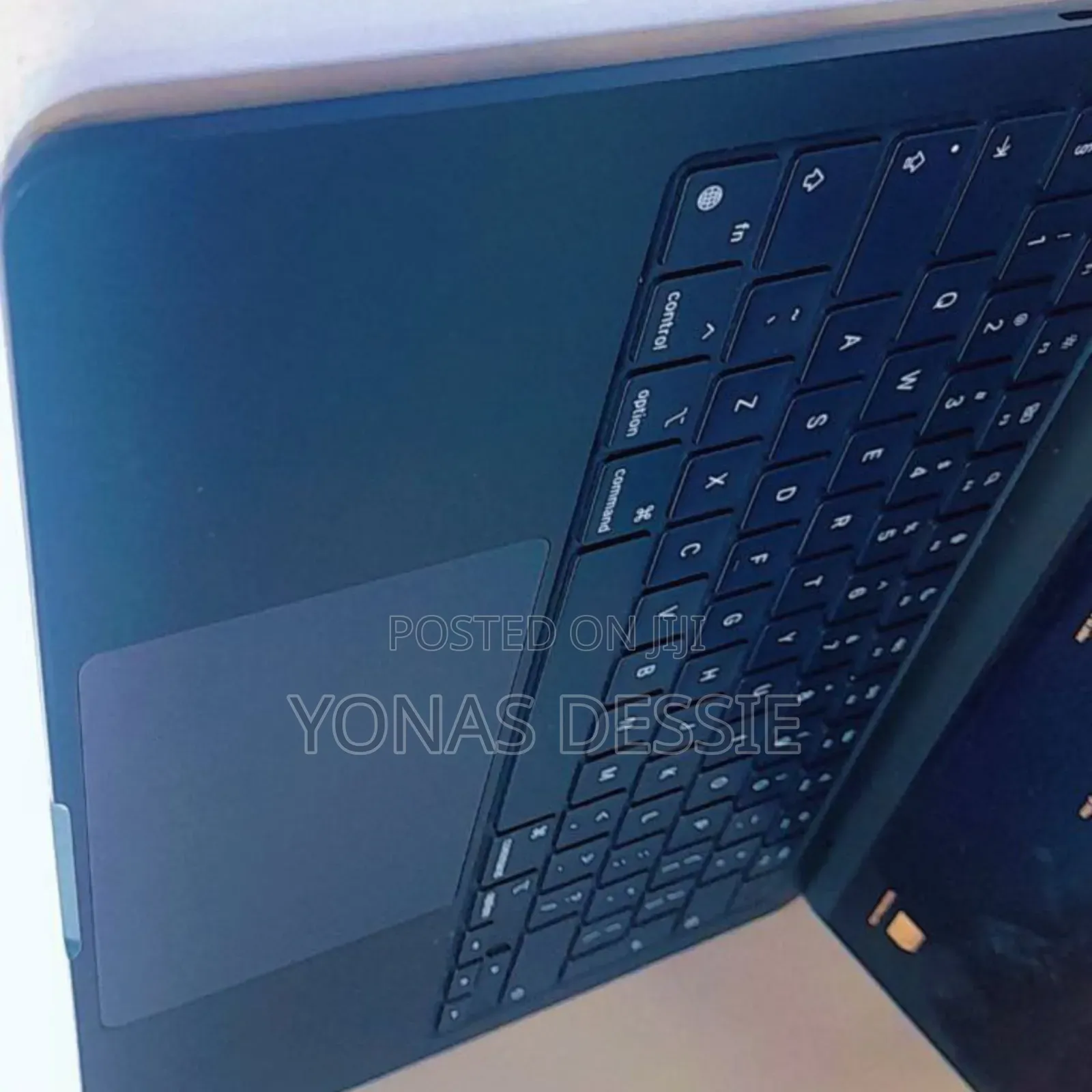 New Laptop Apple MacBook Air 2022 M2 8GB SSD 256GB