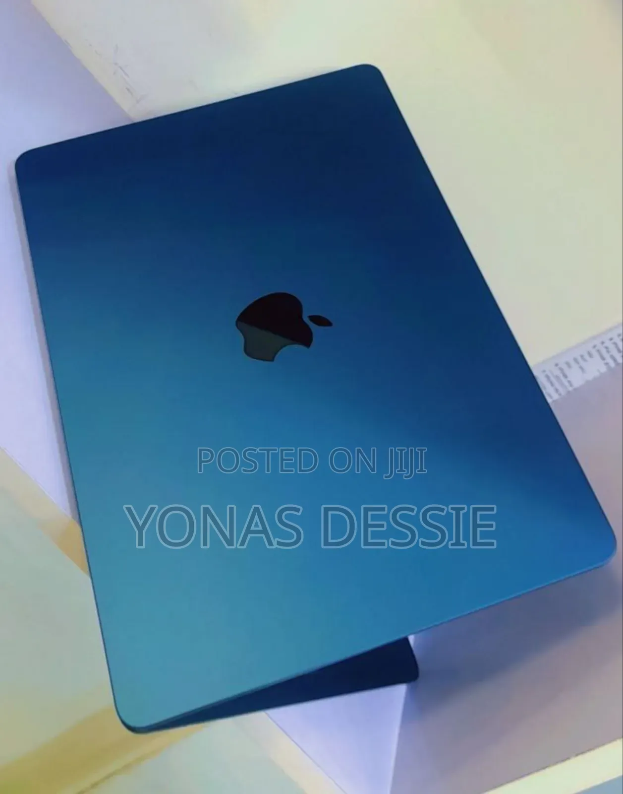 New Laptop Apple MacBook Air 2022 M2 8GB SSD 256GB