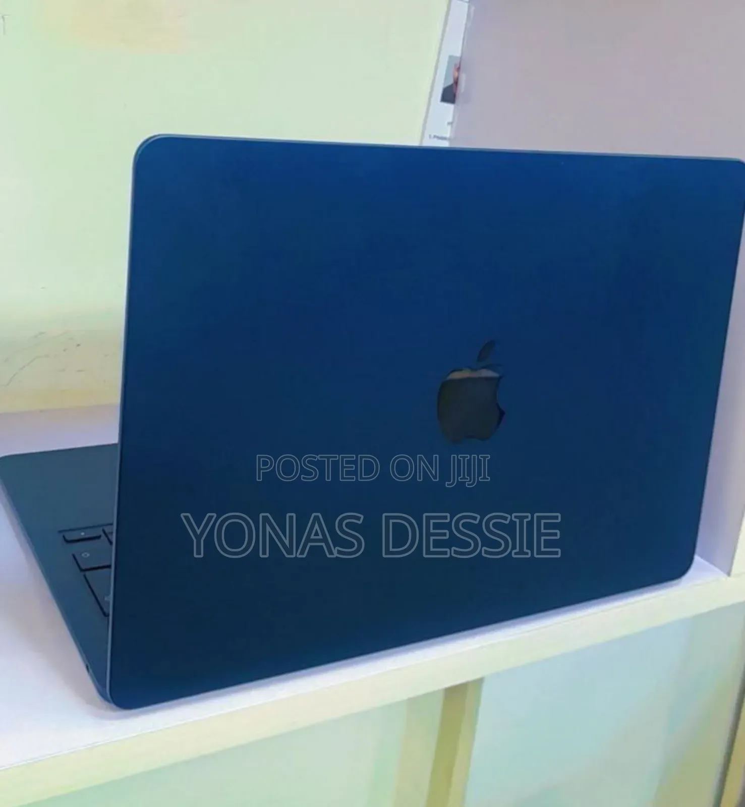 New Laptop Apple MacBook Air 2022 M2 8GB SSD 256GB