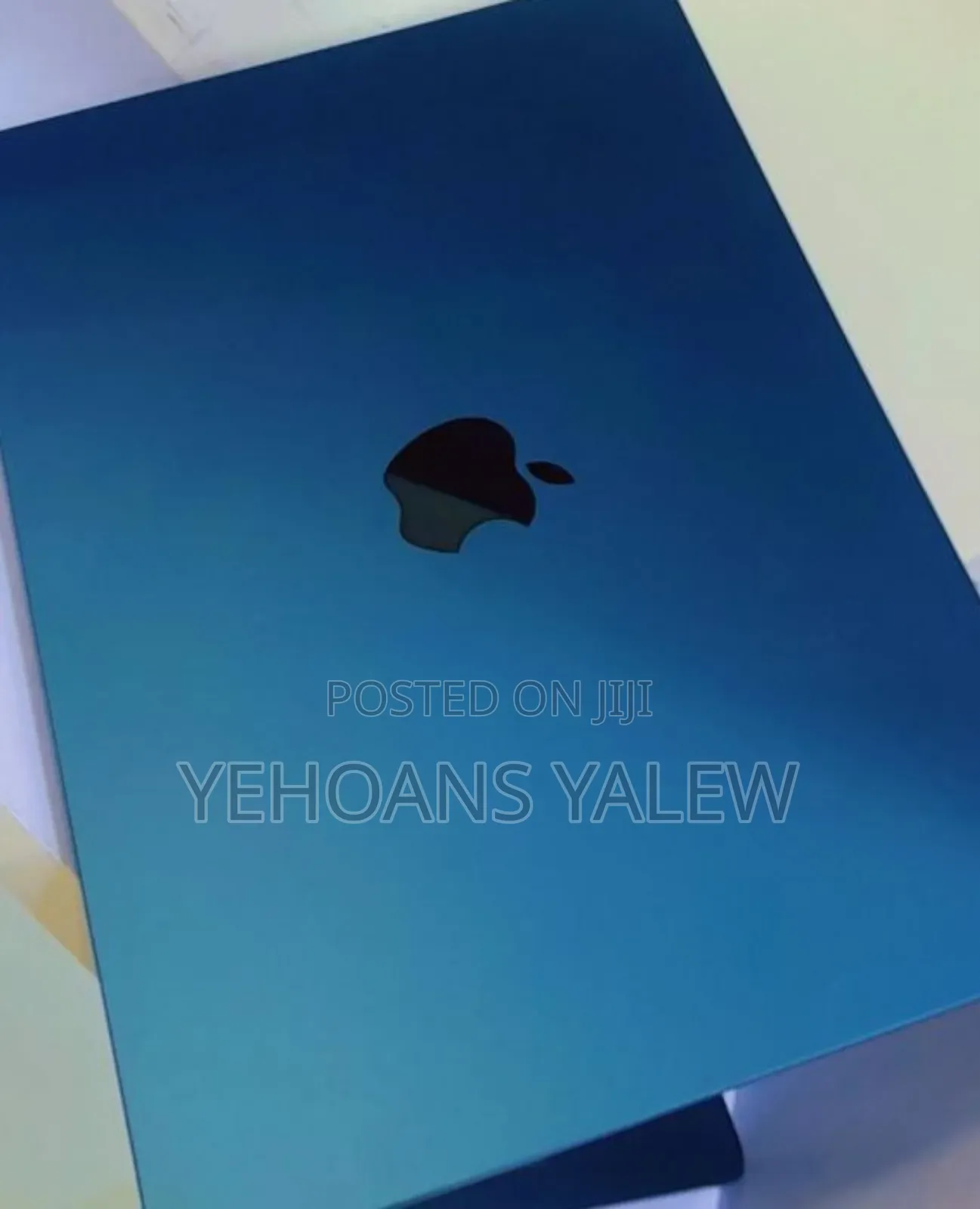 New Laptop Apple MacBook Air 2022 M2 8GB Apple M2 SSD 256GB