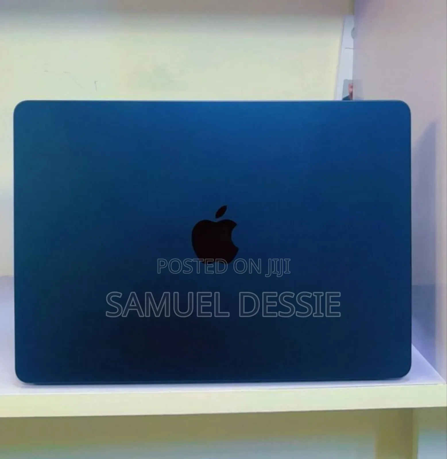 New Laptop Apple MacBook Air 2022 M2 8GB Apple M2 SSD 256GB