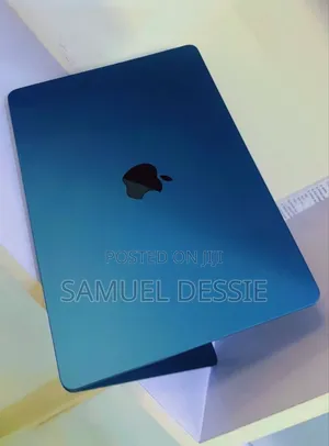 New Laptop Apple MacBook Air 2022 M2 8GB Apple M2 SSD 256GB