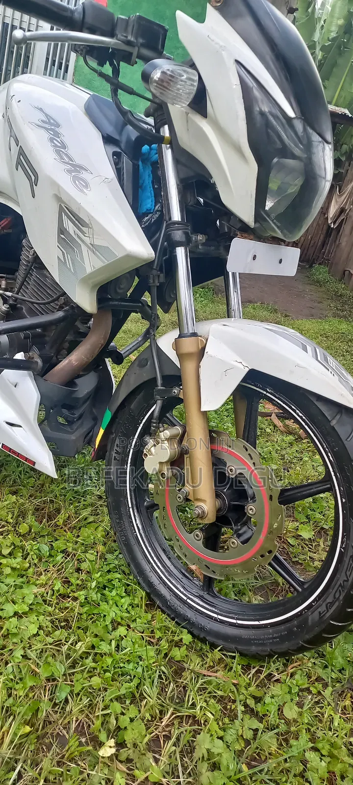 TVS Apache 180 RTR 2017 White