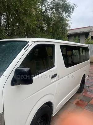 Toyota HiAce 2011 White