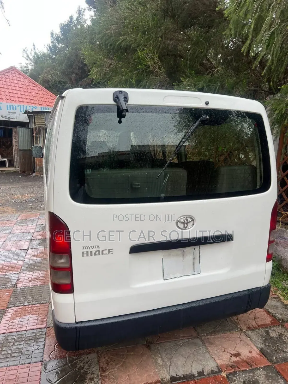 Toyota HiAce 2011 White