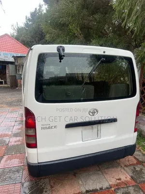 Toyota HiAce 2011 White