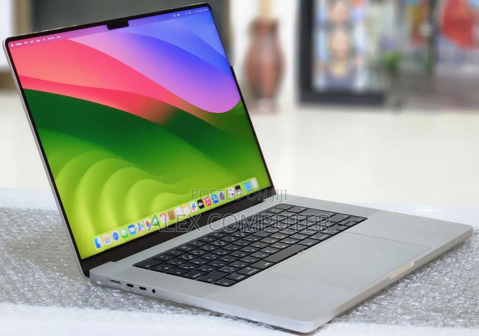 New Laptop Apple MacBook Pro M1 32GB Apple M1 Pro SSD 512GB