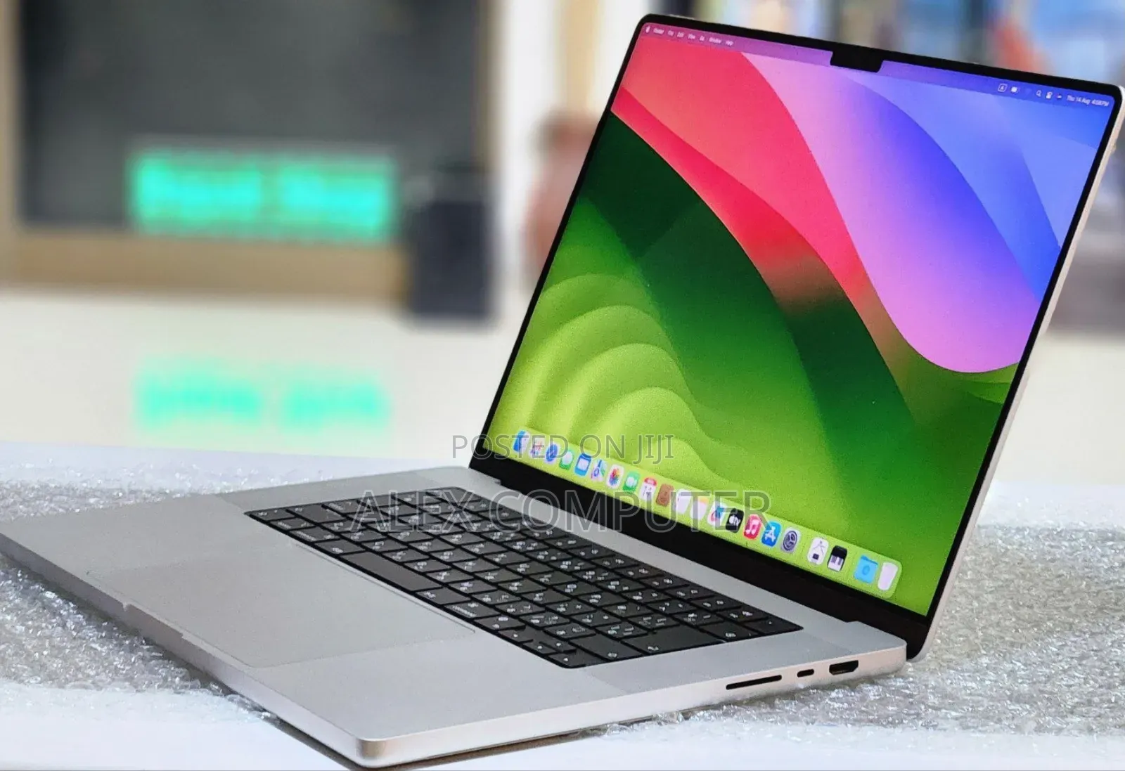 New Laptop Apple MacBook Pro M1 32GB Apple M1 Pro SSD 512GB