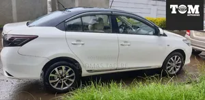 Toyota Yaris 2016 White
