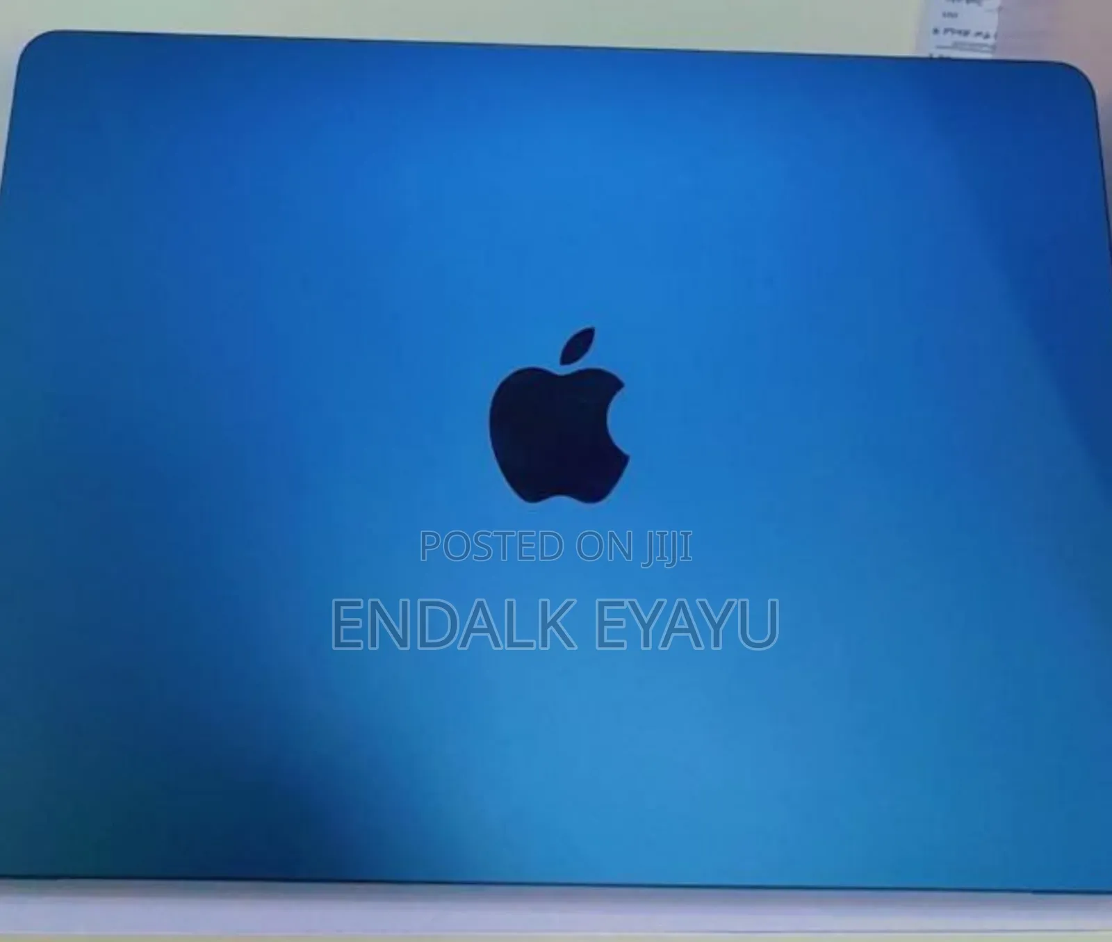 New Laptop Apple MacBook Air 2022 M2 8GB Apple M2 SSD 256GB