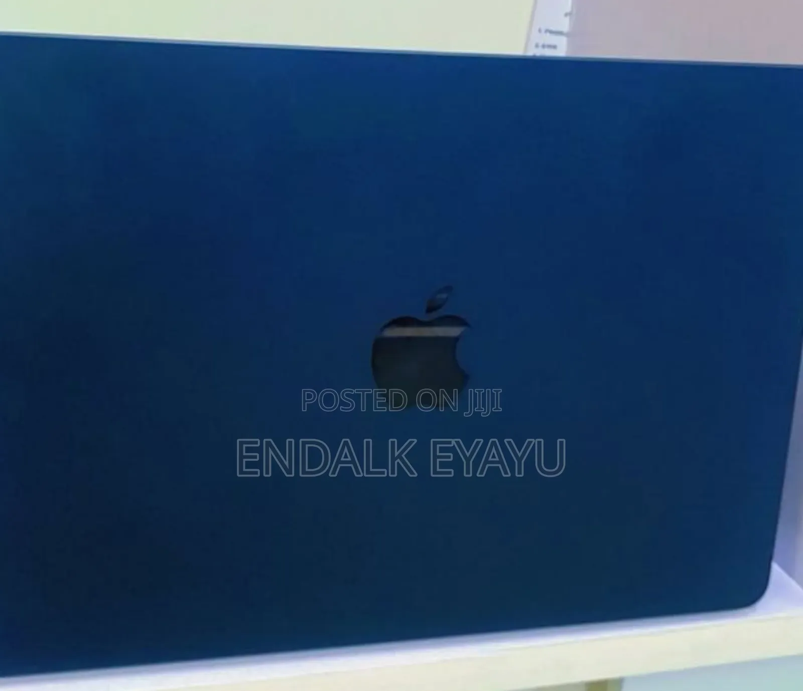 New Laptop Apple MacBook Air 2022 M2 8GB Apple M2 SSD 256GB