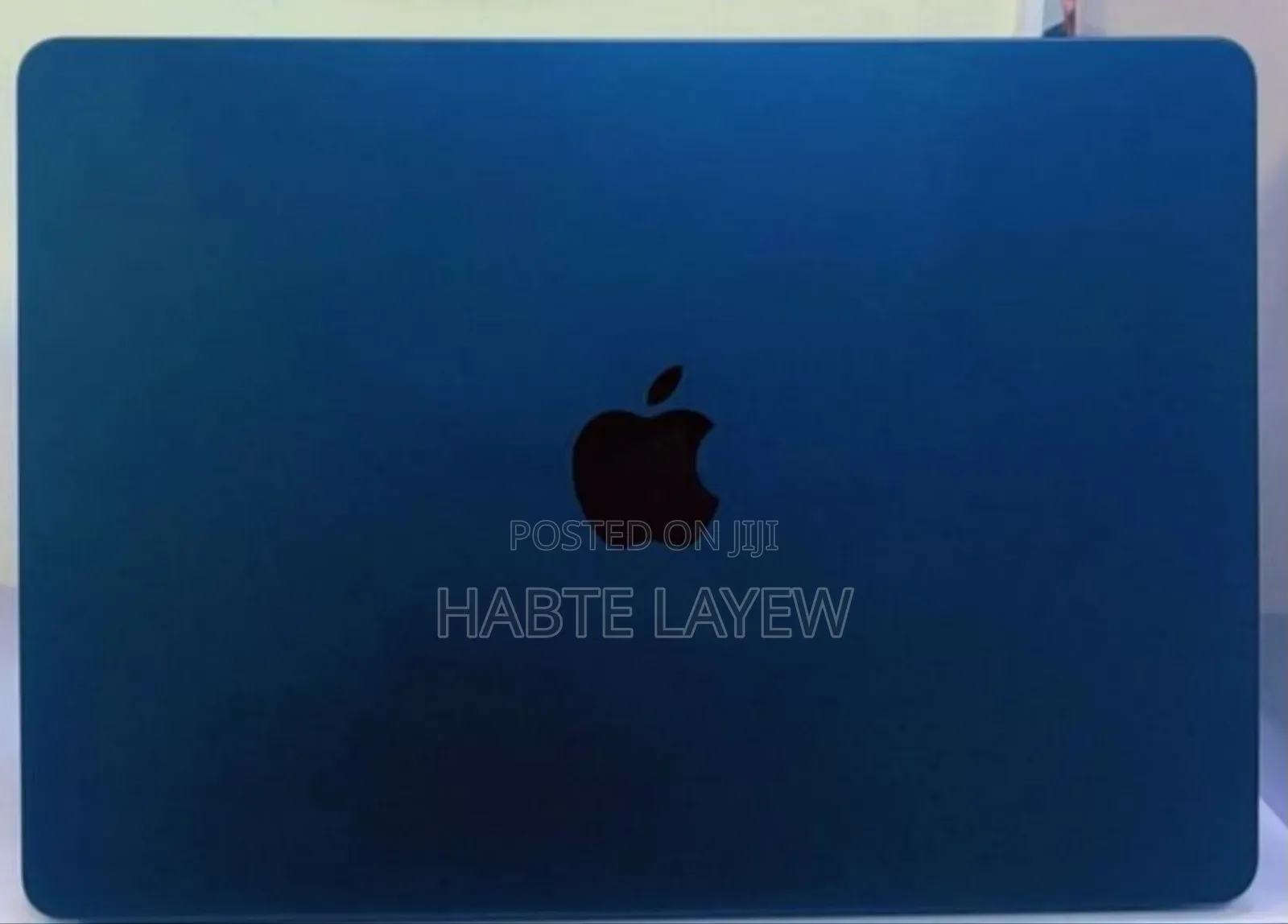 New Laptop Apple MacBook Air 2022 M2 8GB Apple M2 SSD 256GB