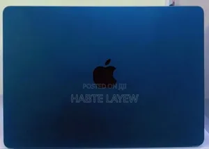 New Laptop Apple MacBook Air 2022 M2 8GB Apple M2 SSD 256GB