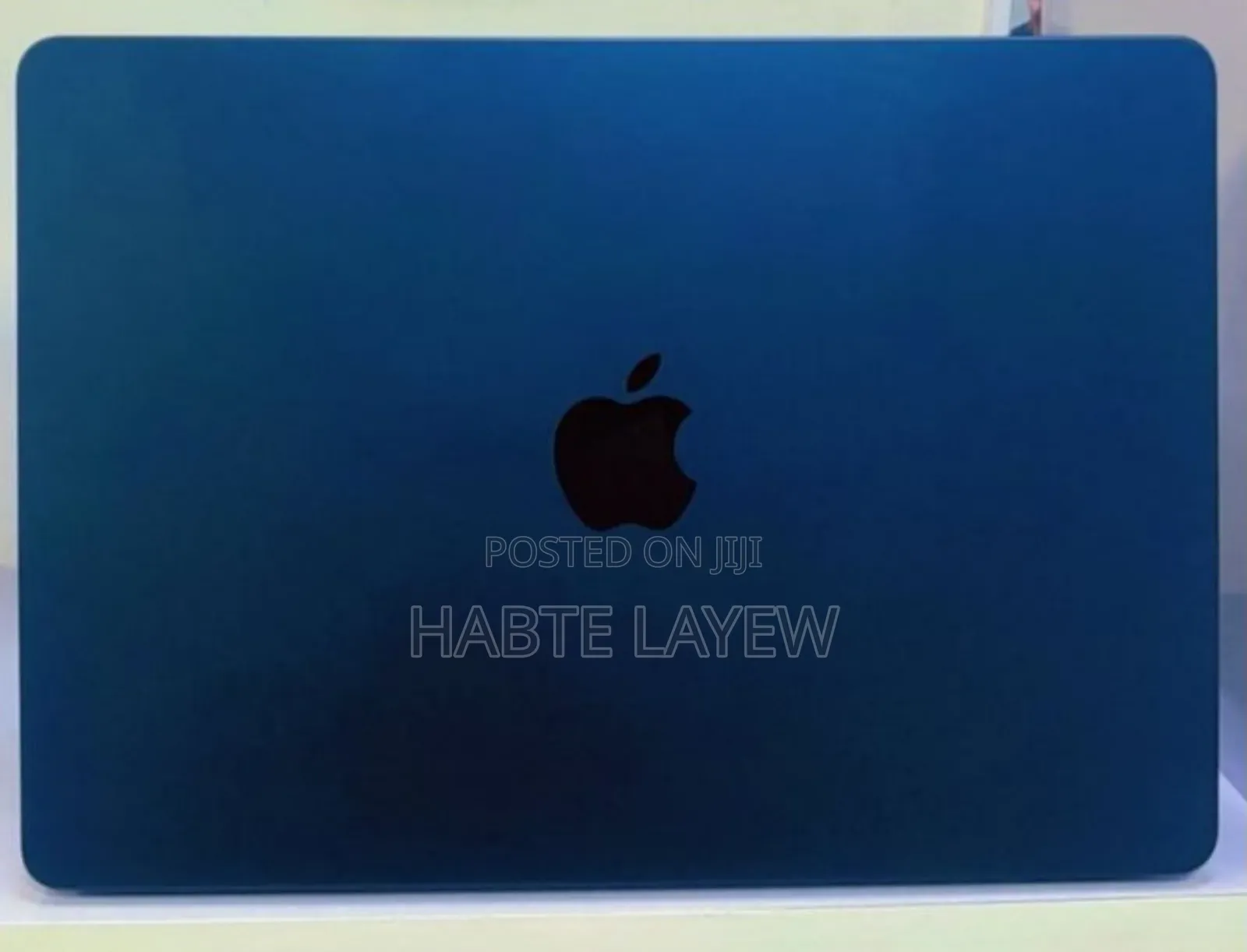 New Laptop Apple MacBook Air 2022 M2 8GB Apple M2 SSD 256GB