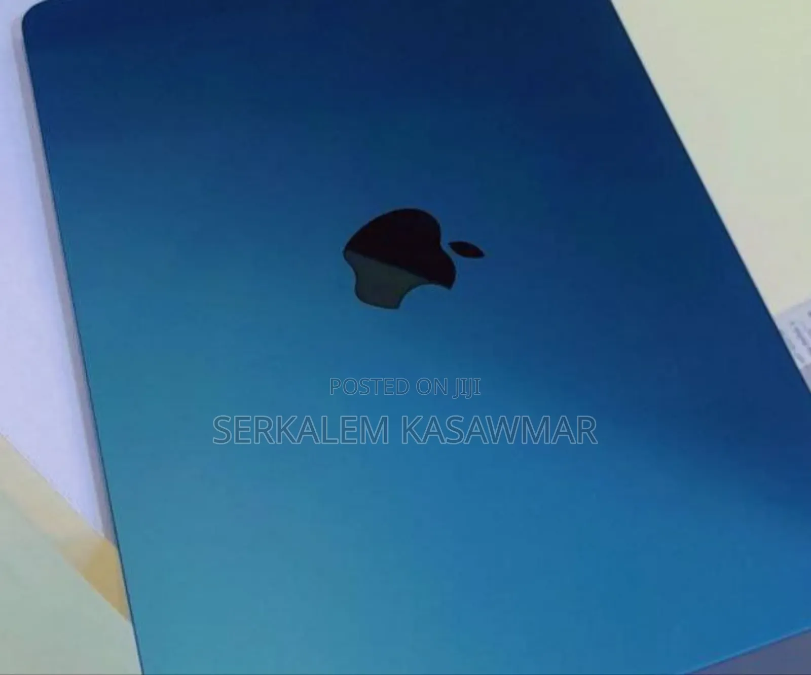 New Laptop Apple MacBook Air 2022 M2 8GB Apple M2 SSD 256GB