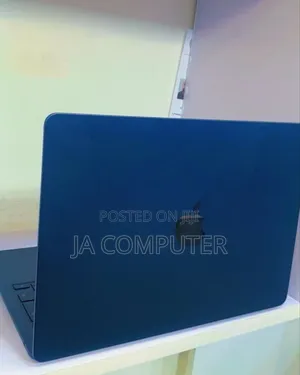 New Laptop Apple MacBook Air 2022 M2 8GB Apple M2 SSD 256GB