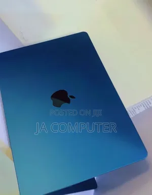 New Laptop Apple MacBook Air 2022 M2 8GB Apple M2 SSD 256GB