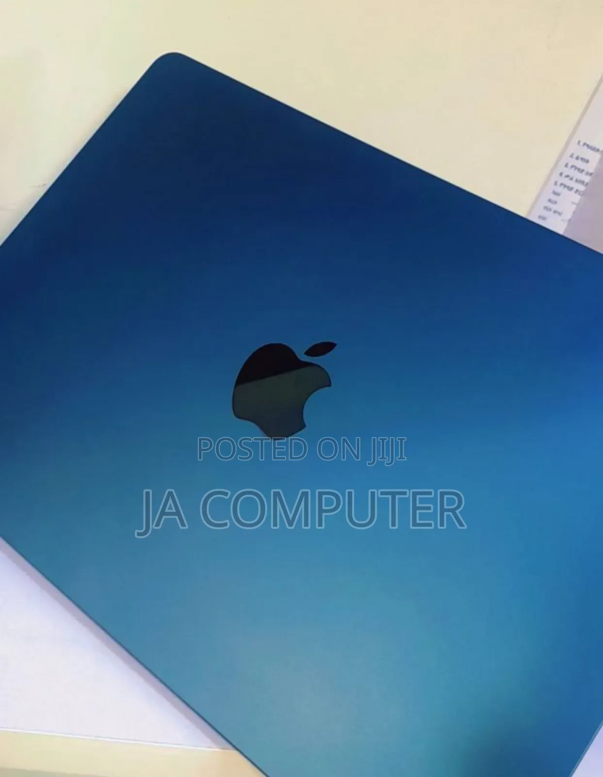 New Laptop Apple MacBook Air 2022 M2 8GB Apple M2 SSD 256GB