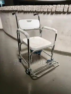 Photo - Commode Wheelchair威望commode Wheelchair成功toilet Wheelchair承受wheelchair