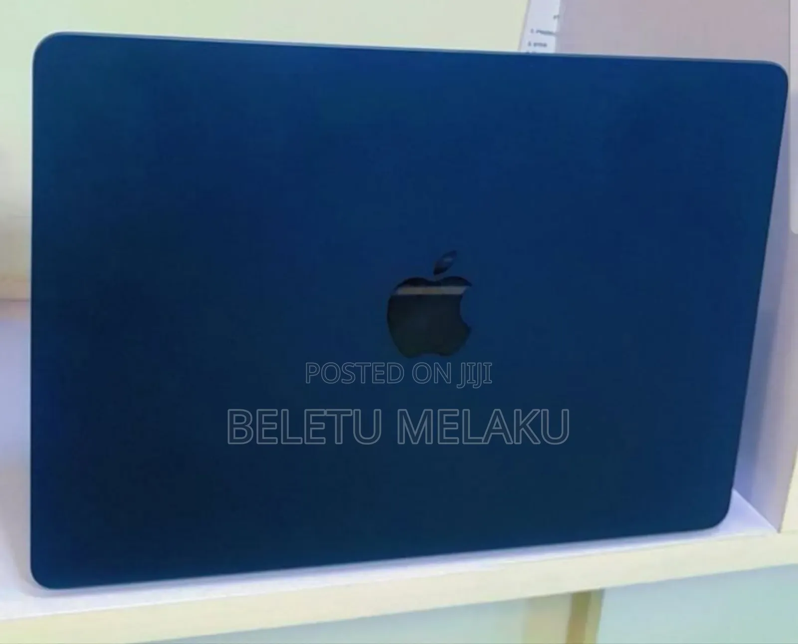 New Laptop Apple MacBook Air 2022 M2 8GB Apple M2 SSD 256GB