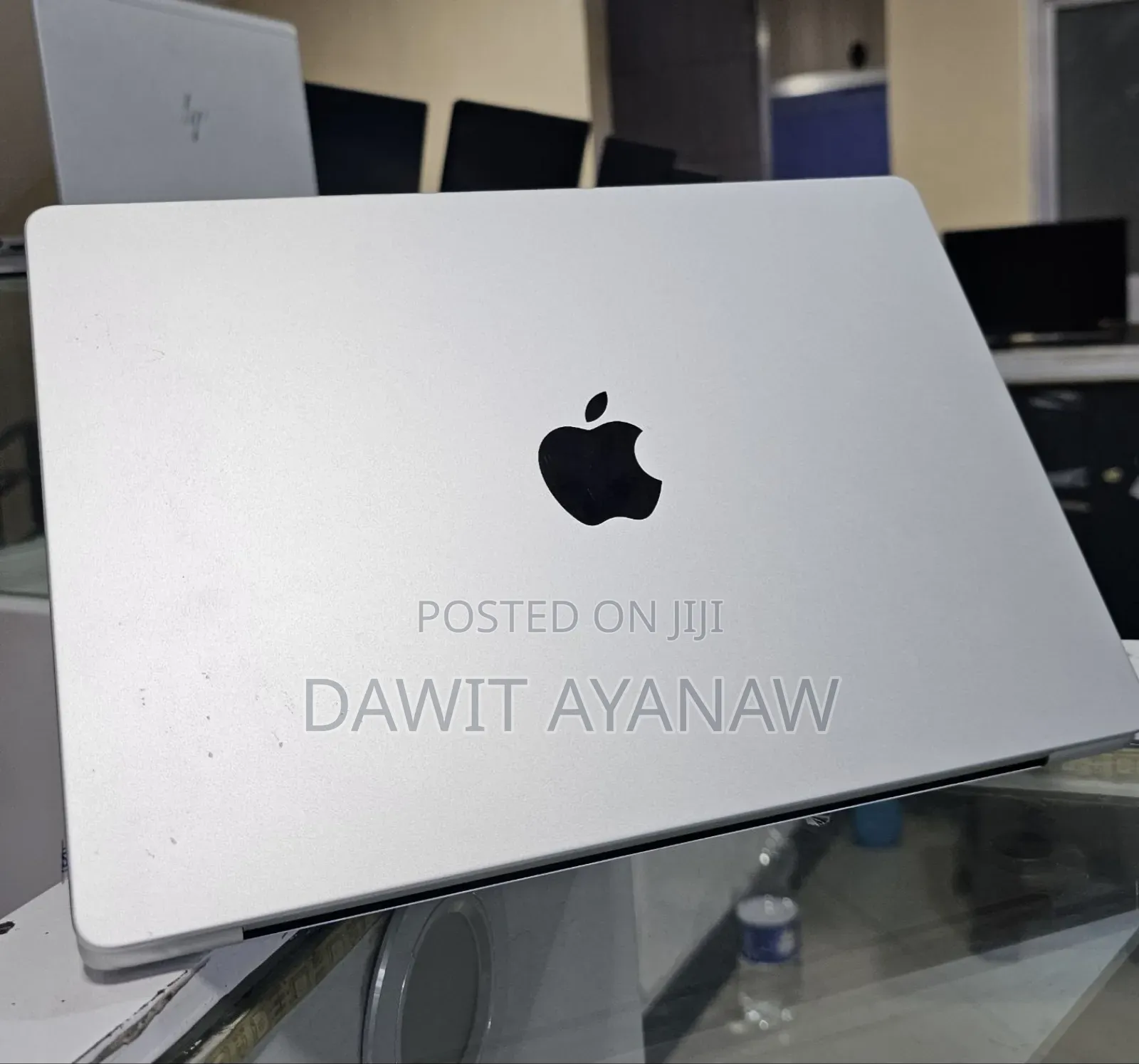 New Laptop Apple MacBook Air 2024 M3 13-Inch 8GB Apple M3 SSD 512GB