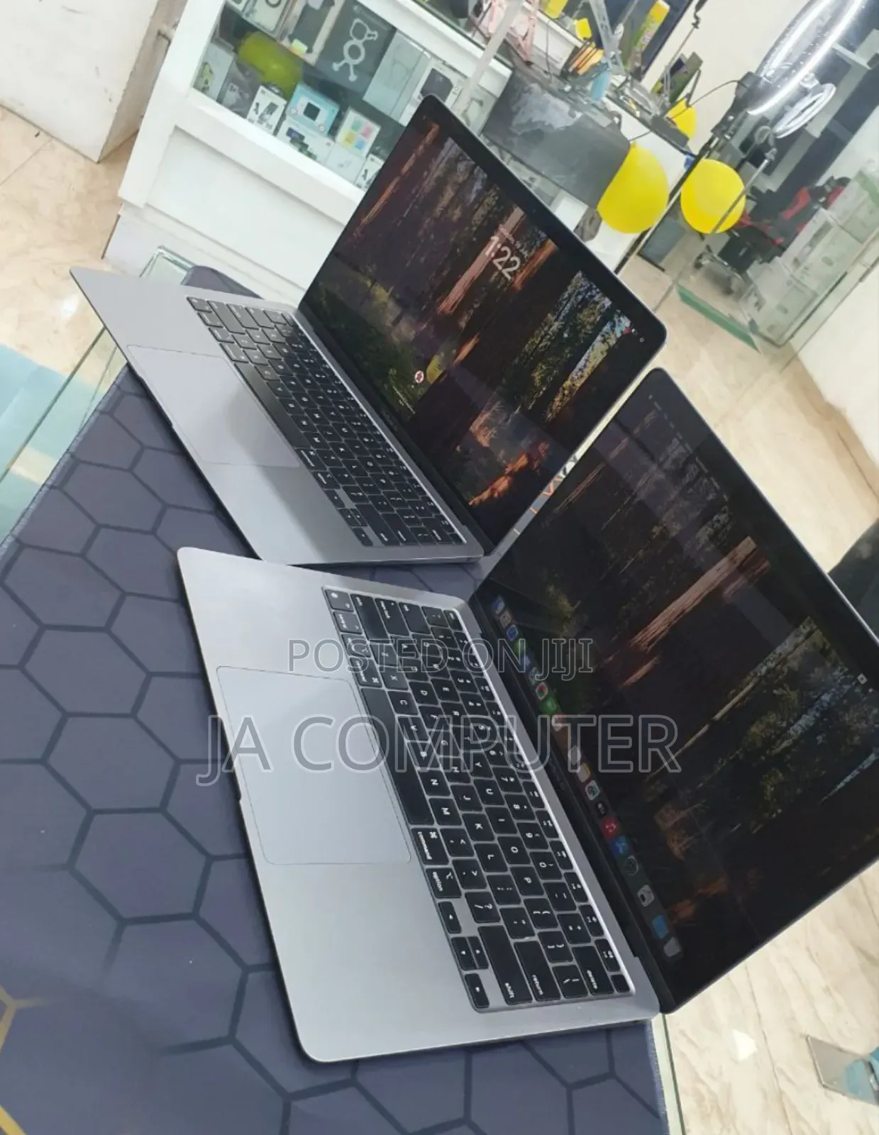 New Laptop Apple MacBook Air 2020 M1 16GB Apple M1 SSD 256GB