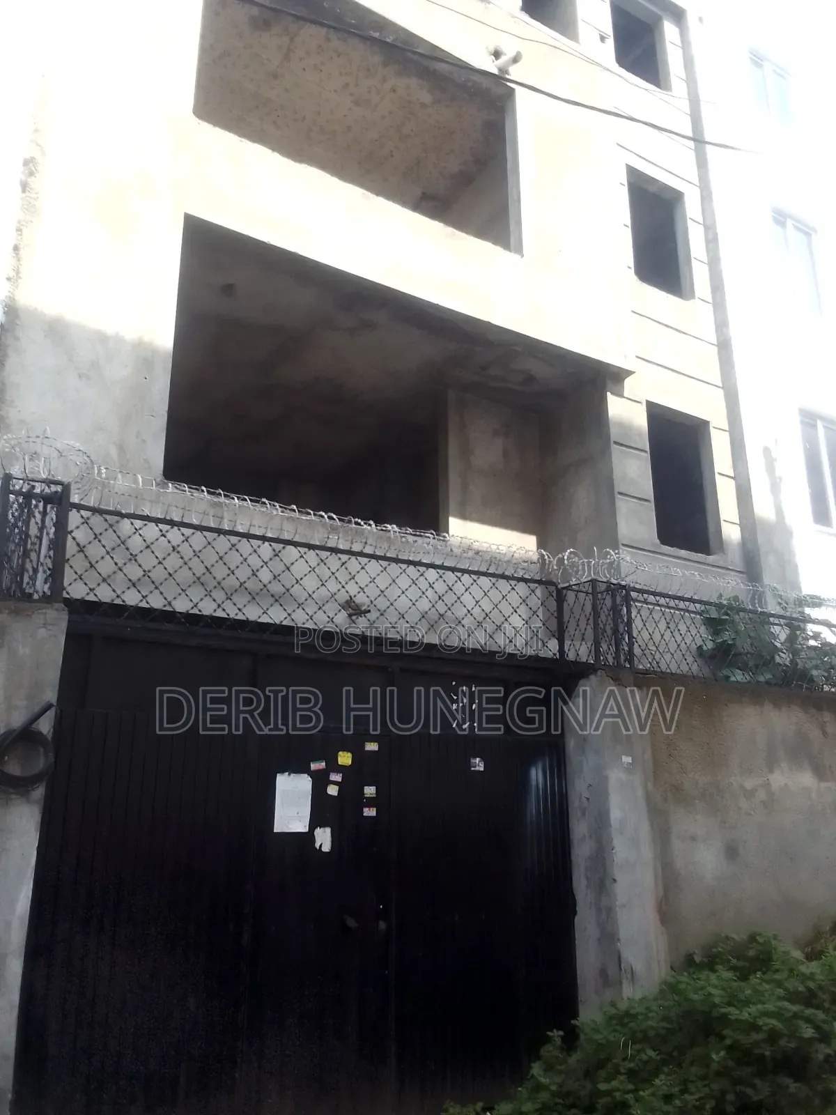 3bdrm Townhouse/Terrace in ለቡ ጋርመንት, Nifas Silk-Lafto for sale