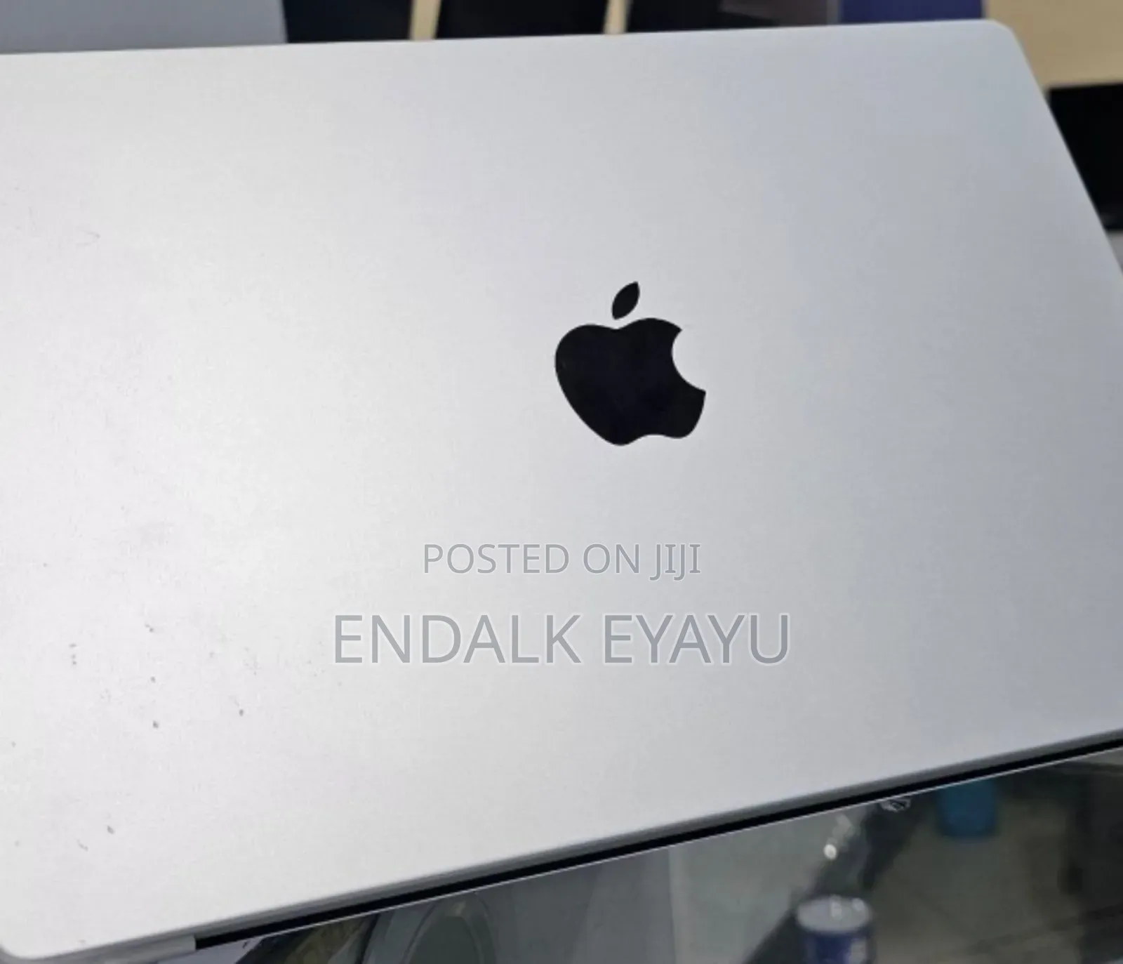 New Laptop Apple MacBook 8GB Apple M3 Pro SSD 512GB