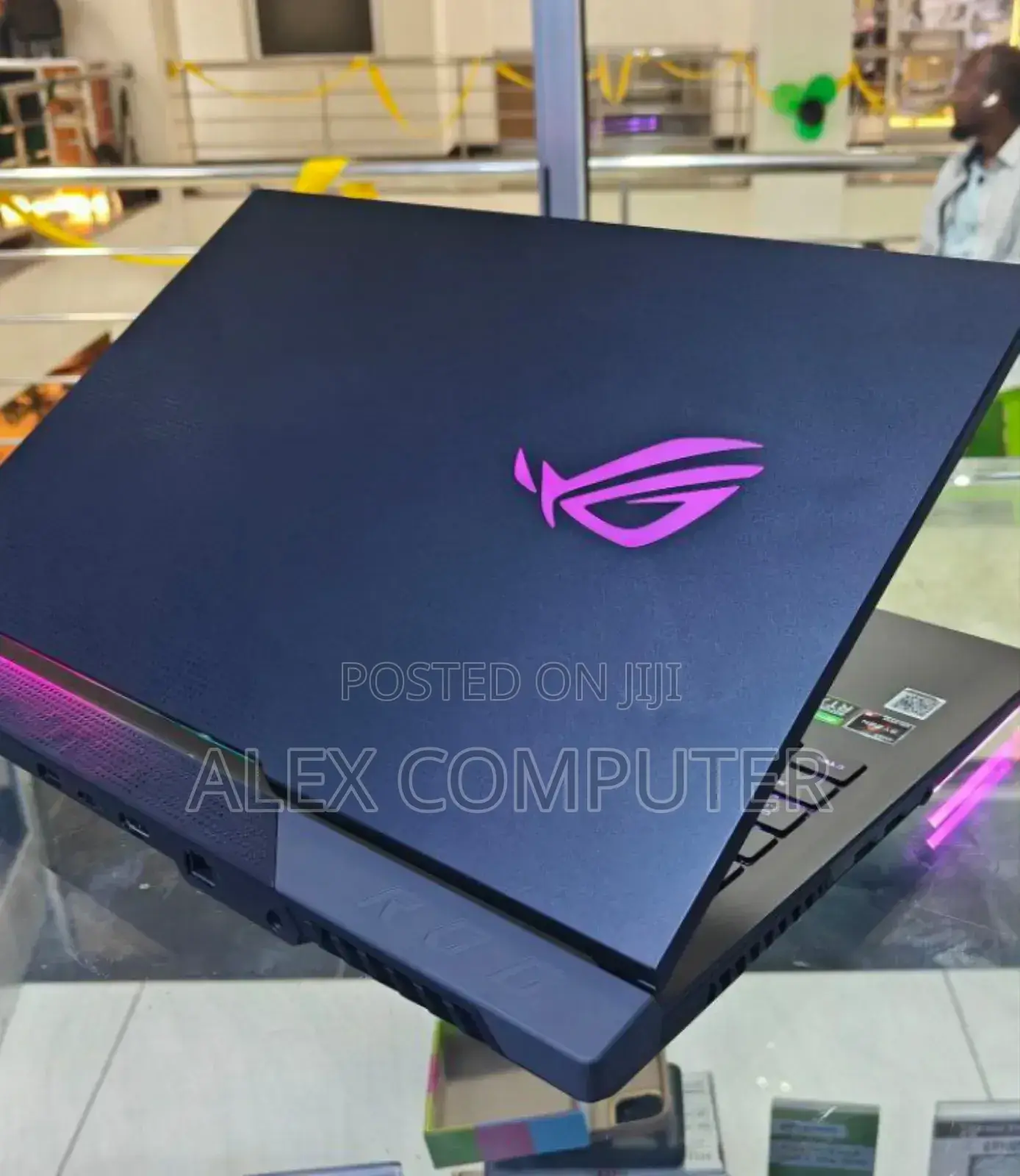 New Laptop Asus ROG Strix G17 32GB AMD Ryzen 9 SSD 1T