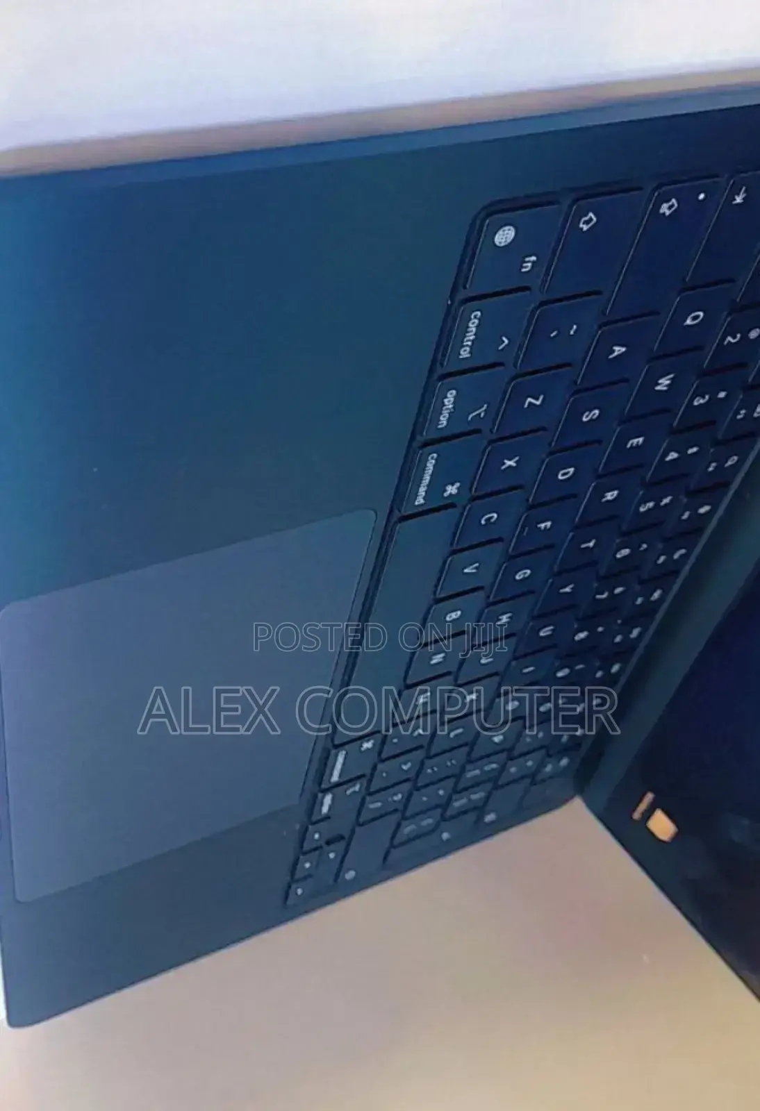 New Laptop Apple MacBook Air 2022 M2 8GB Apple M2 SSD 256GB