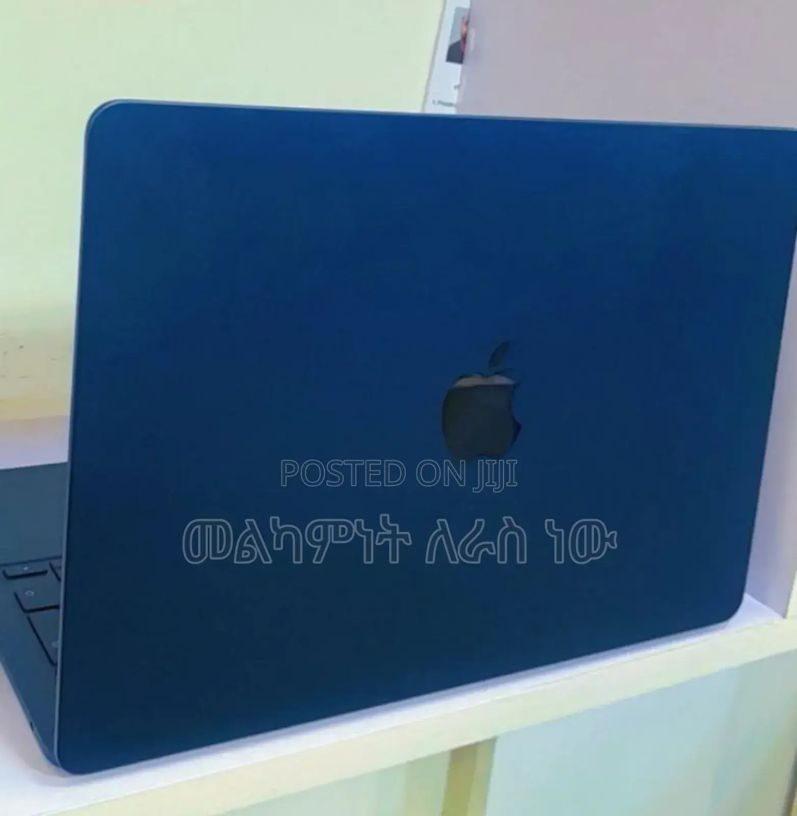New Laptop Apple MacBook Air 2022 M2 8GB Apple M2 SSD 256GB