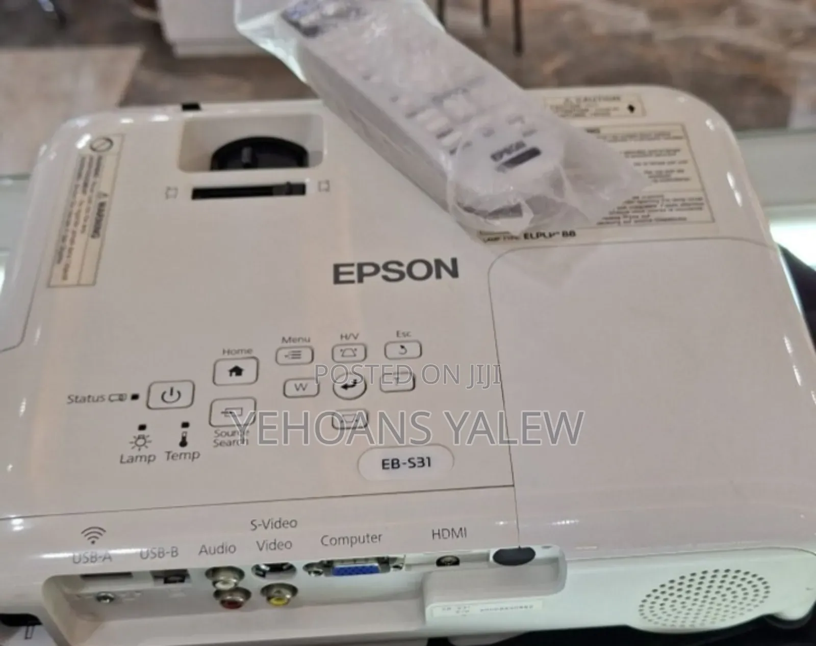 Eepson Projector Model Name: Eb-S31 Has : Bag Remote Hardware I