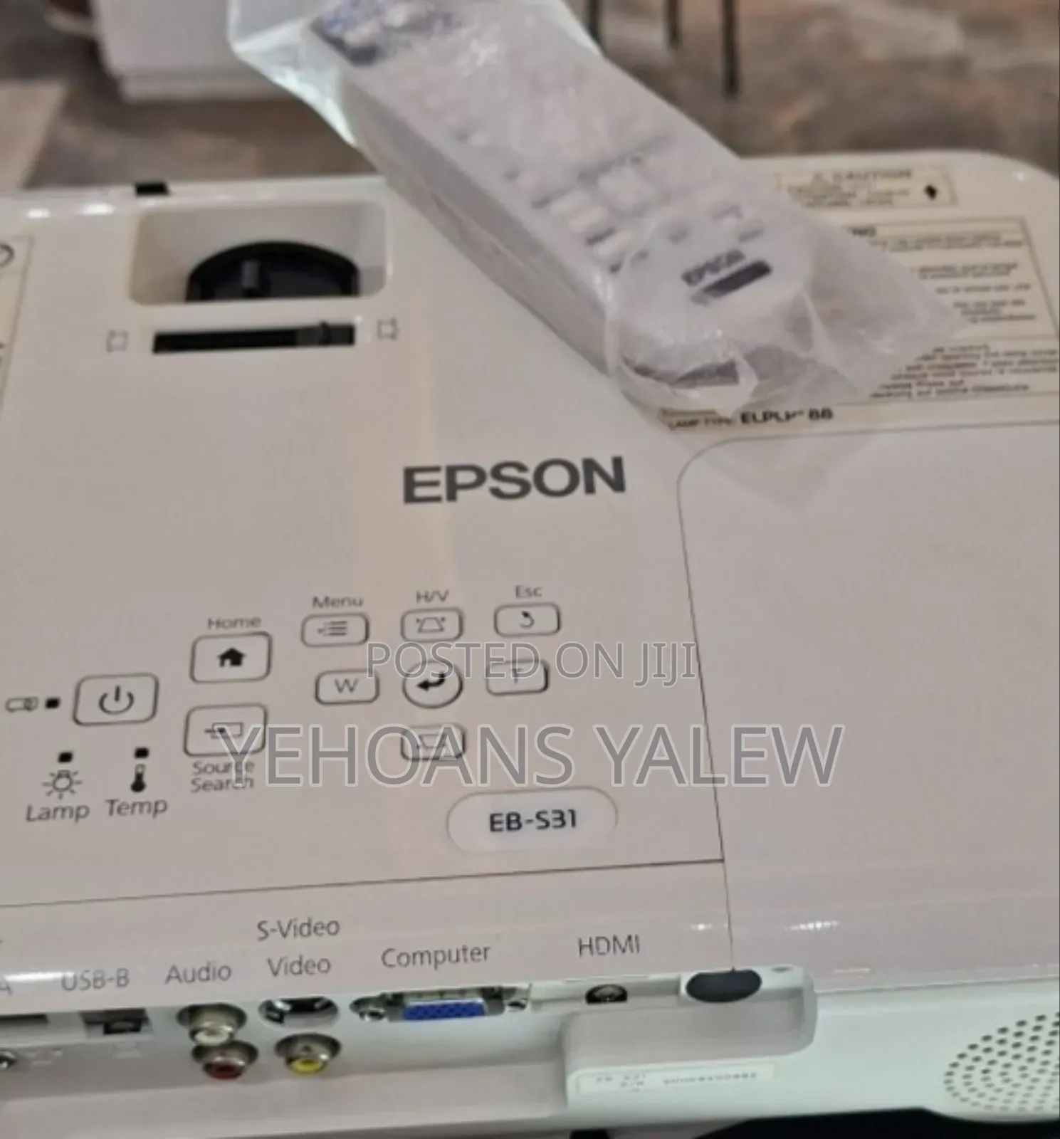 Eepson Projector Model Name: Eb-S31 Has : Bag Remote Hardware I