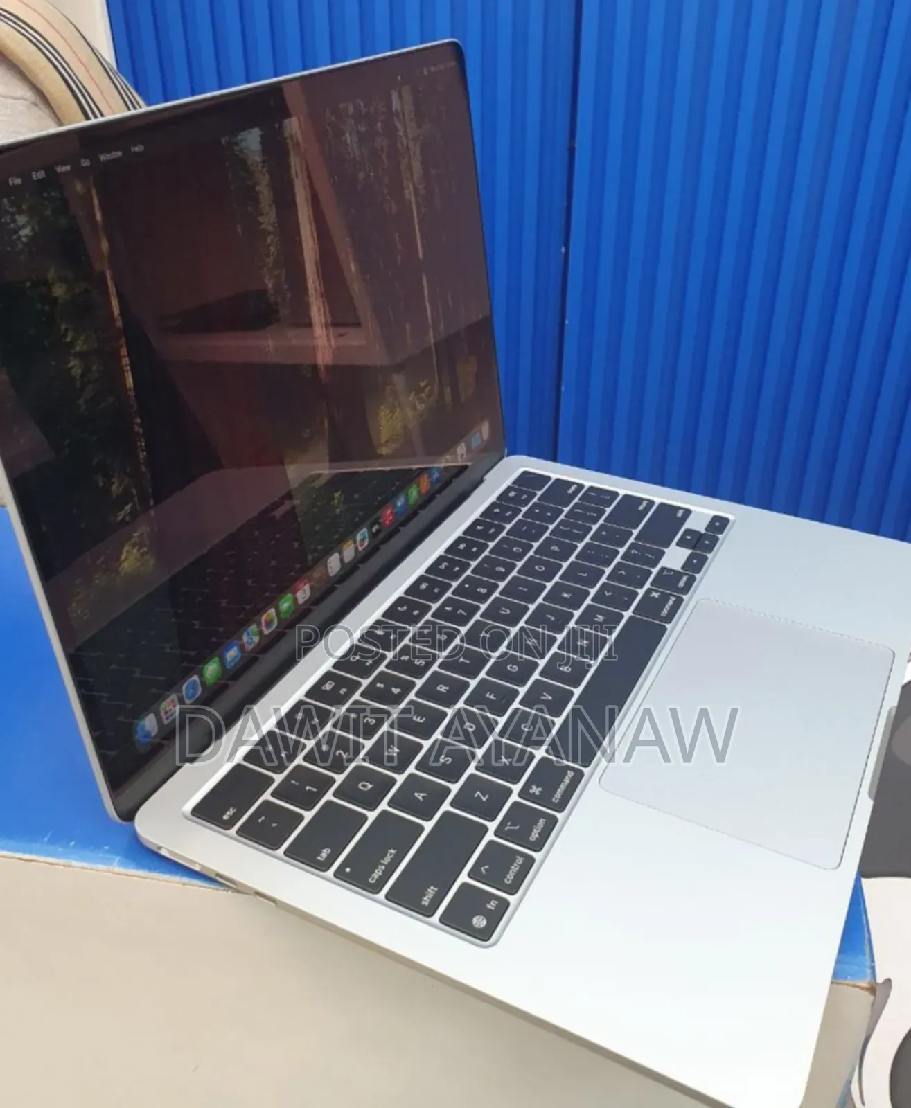 New Laptop Apple MacBook Air 2025 M4 13-Inch 16GB Apple M4 SSD 256GB