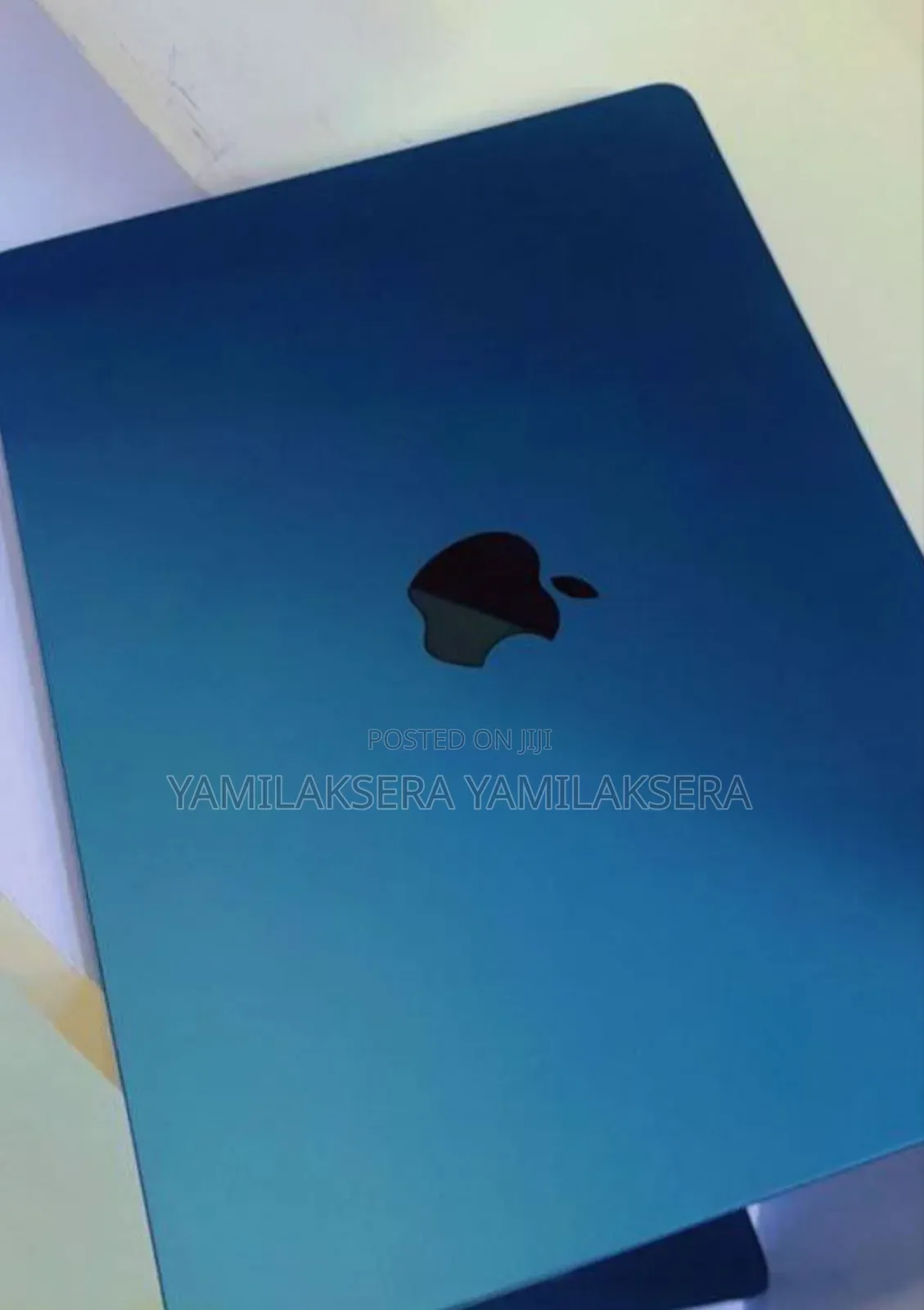 New Laptop Apple MacBook Air 2022 M2 8GB Apple M2 SSD 256GB