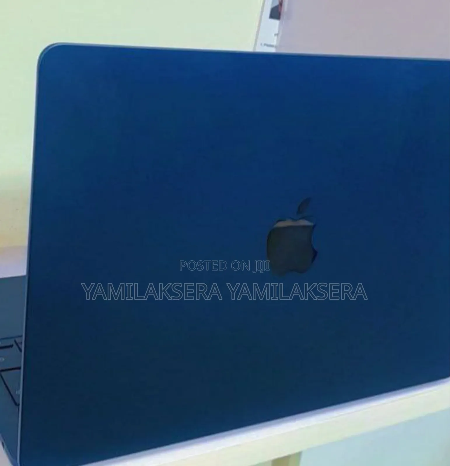 New Laptop Apple MacBook Air 2022 M2 8GB Apple M2 SSD 256GB