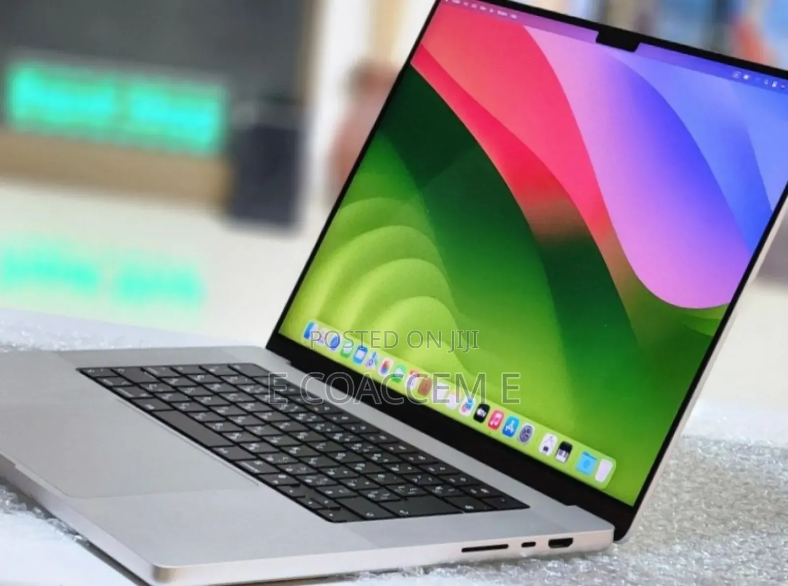 New Laptop Apple MacBook 32GB Apple M1 Pro SSD 512GB